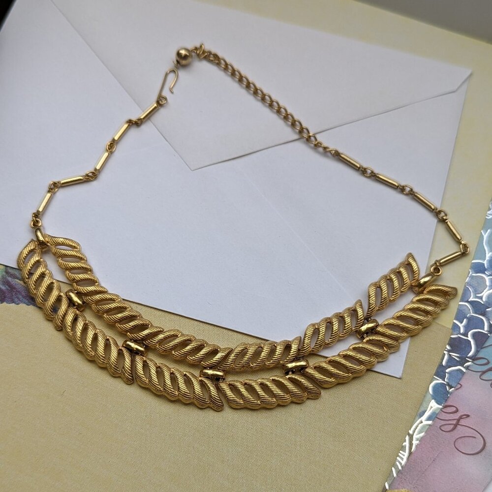 Vintage 16" Necklace Articulated 18k gold plated Vintage Rare and Elegant Unsign